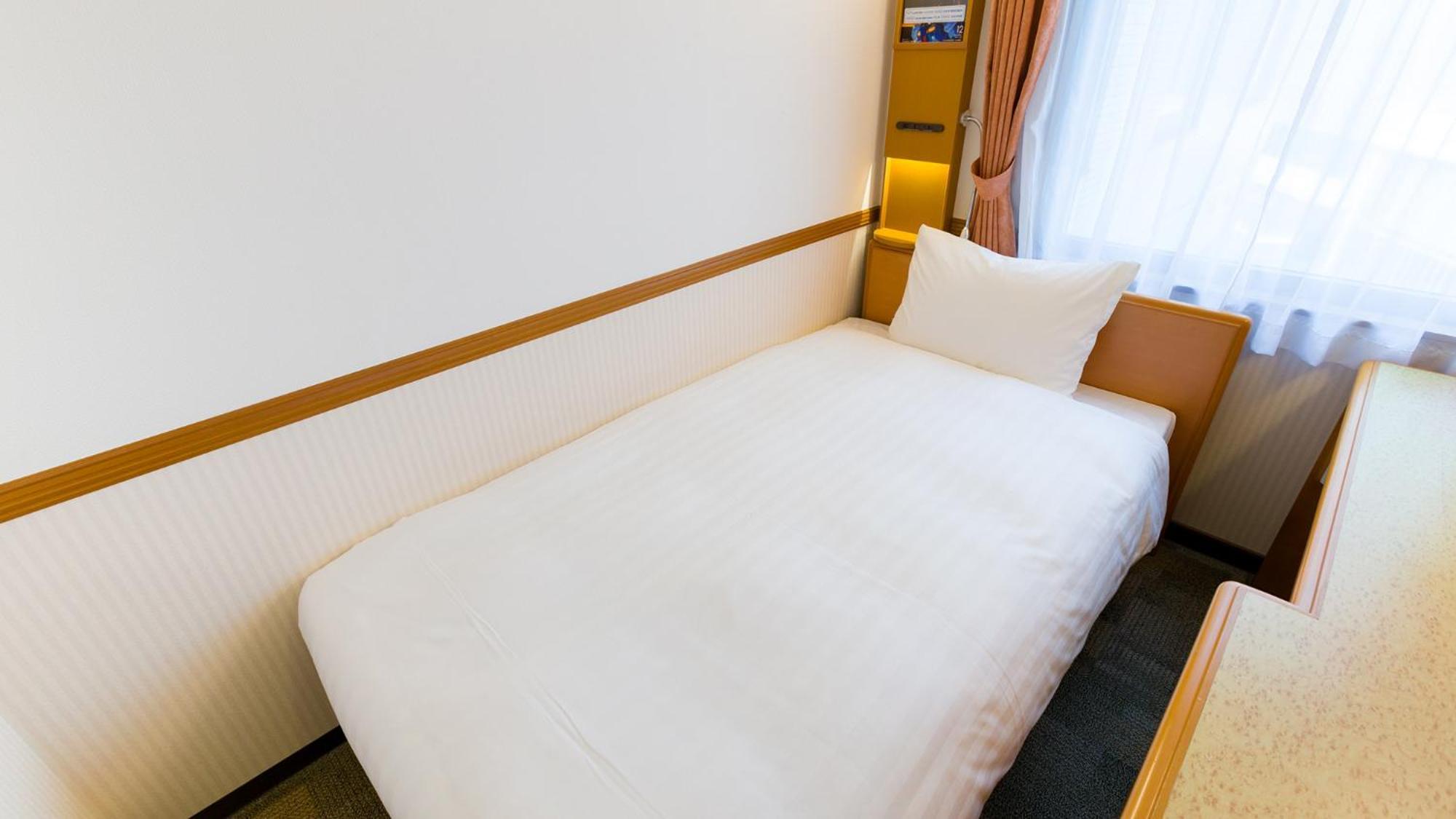 Toyoko Inn Shin-Yokohama Ekimae Honkan Room photo